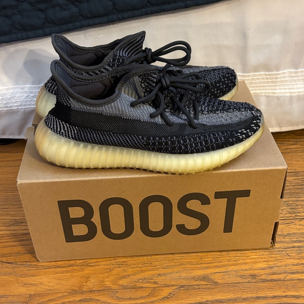 Yeezy Boost 350 V2 Carbon